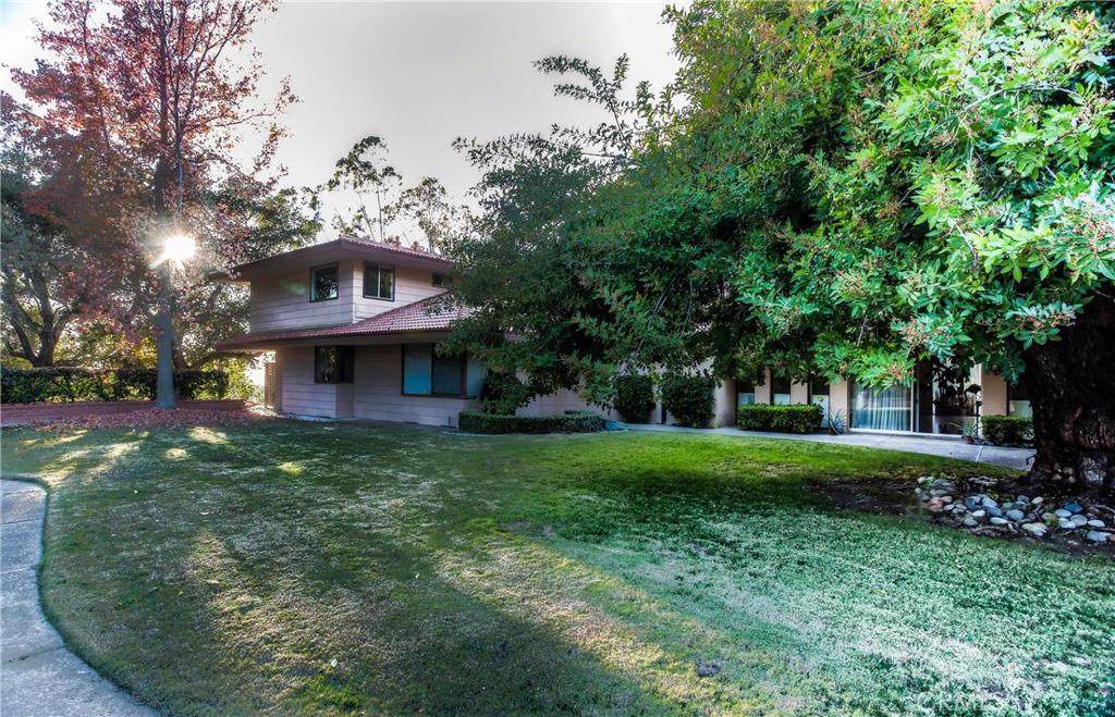 682 Deodar Lane - Photo 1