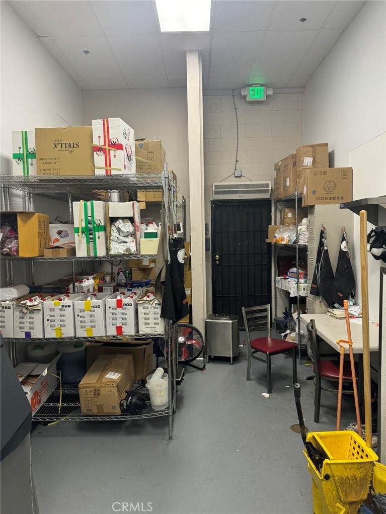 4414 University Pkwy - Photo 1