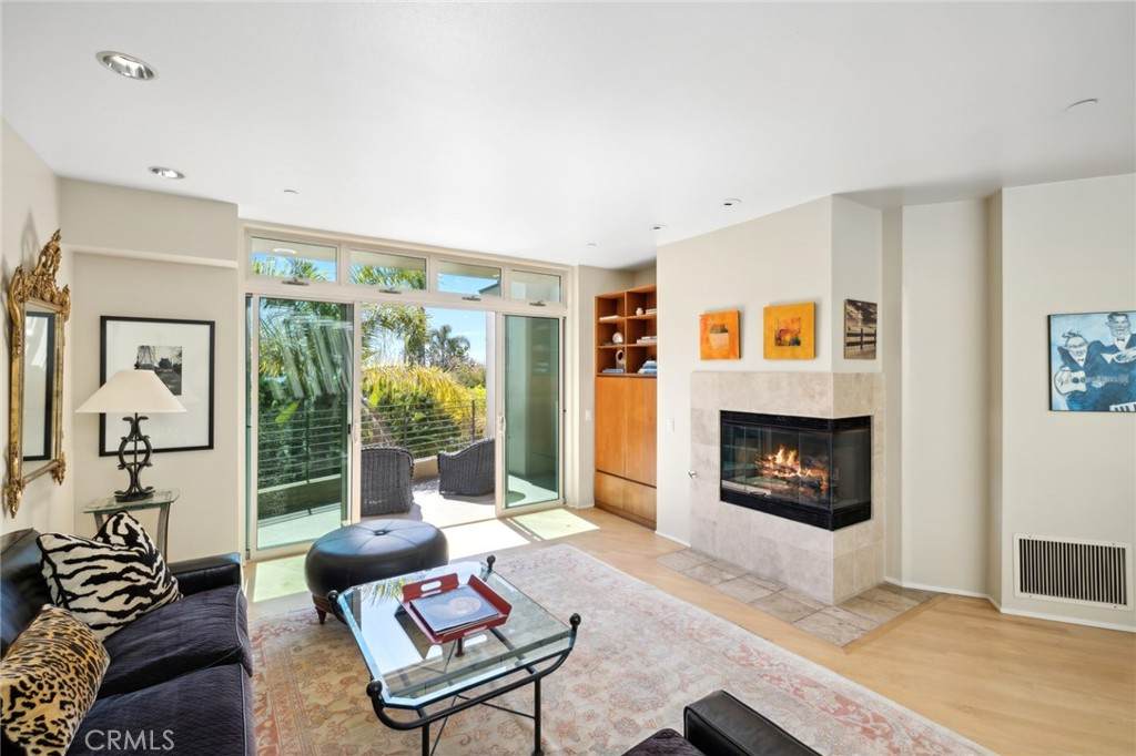 1547 N Coast - Photo 1