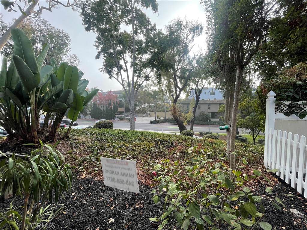 401 Jasmine Avenue - Photo 1