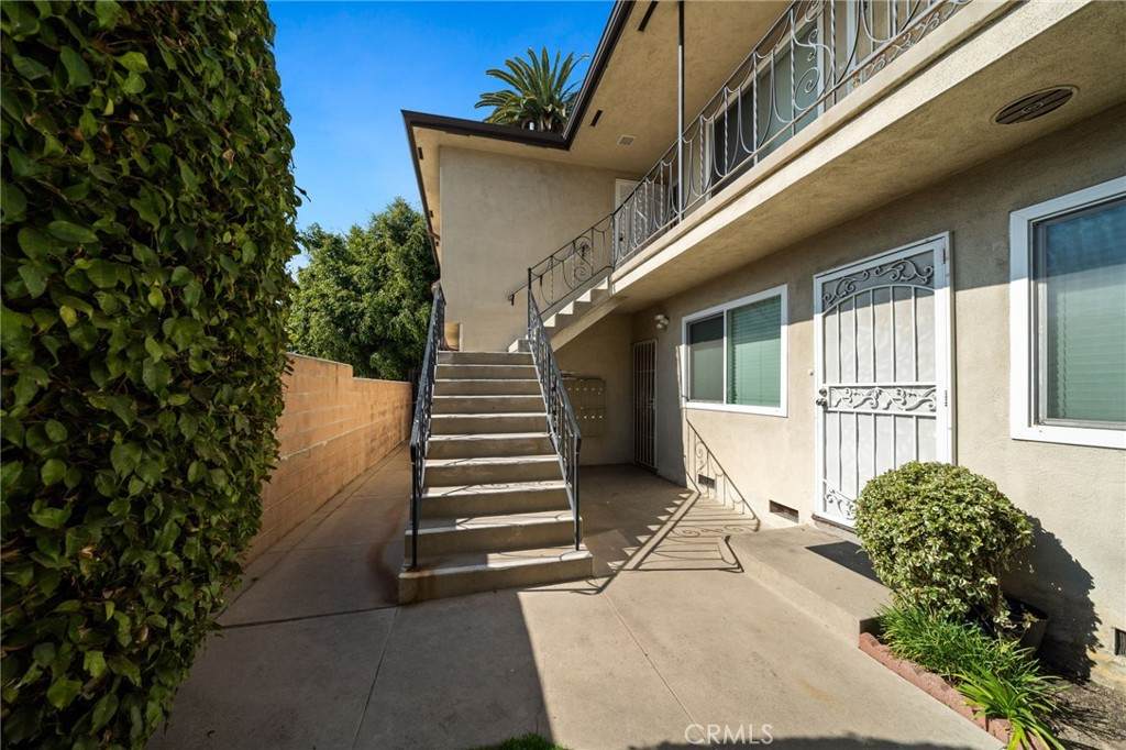 734 Linden Avenue - Photo 1