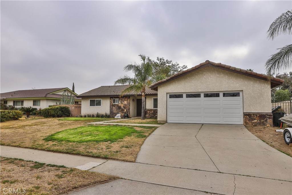 137 Condor Drive - Photo 1