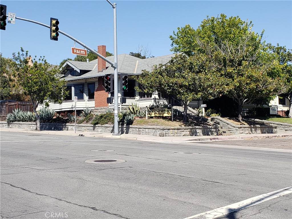 1104 Palm Street - Photo 1