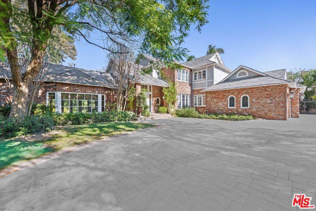 19333 Wells Drive - Photo 1
