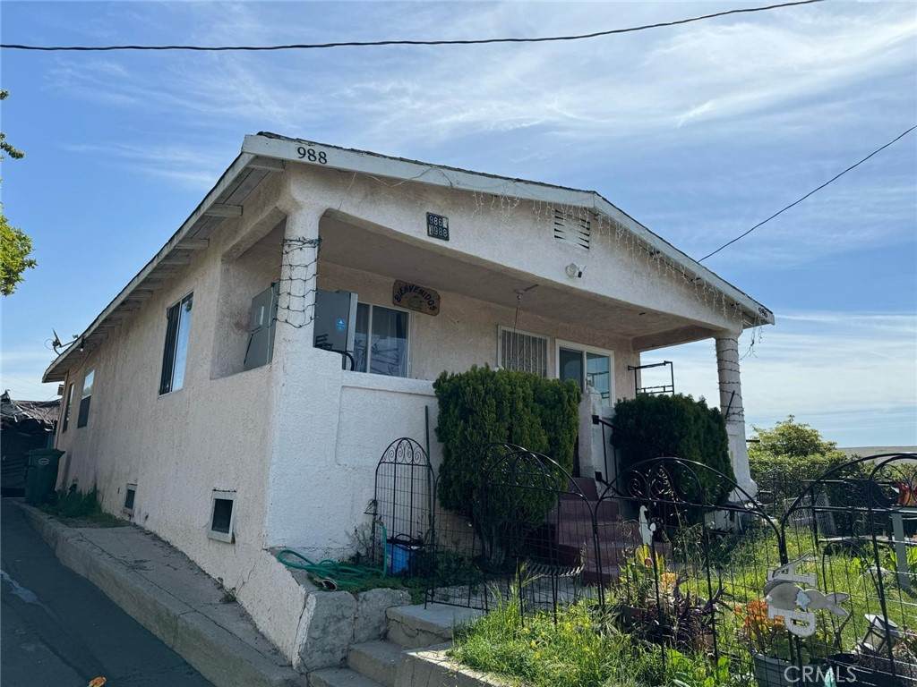 986 Gifford Avenue - Photo 1
