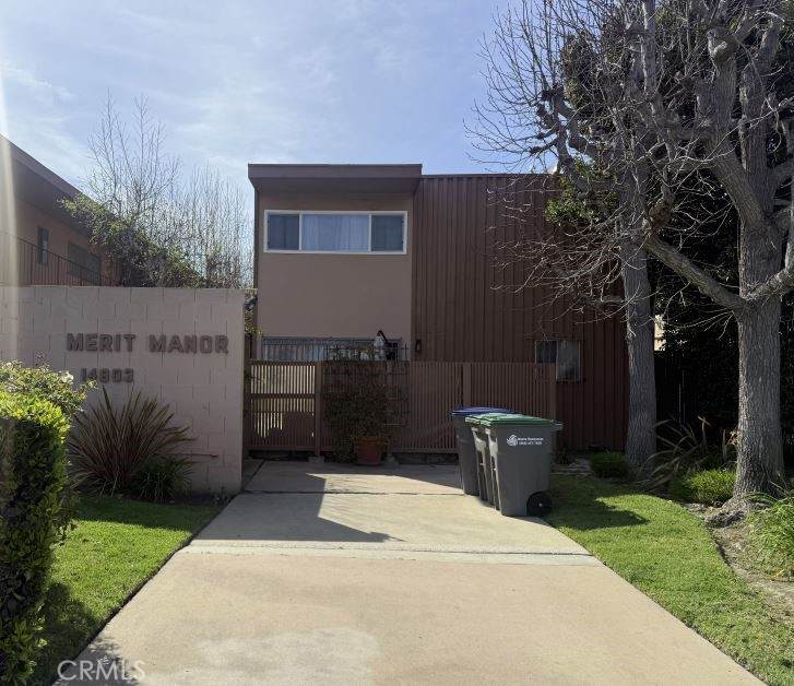 14903 S Normandie Ave - Photo 1