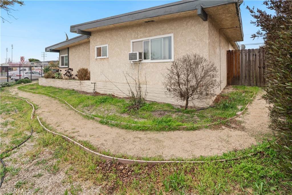 3402 Danbrook Avenue - Photo 1