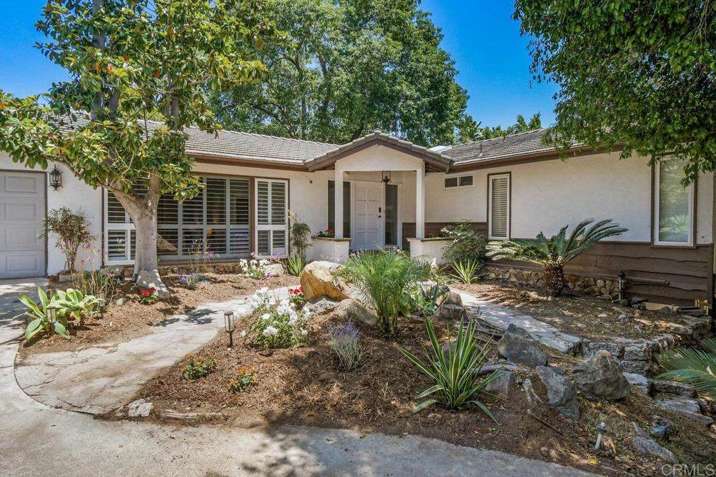10549 Anaheim Dr - Photo 1