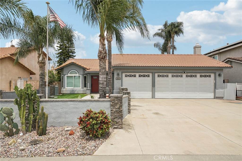 2925 Greenbriar Drive - Photo 1
