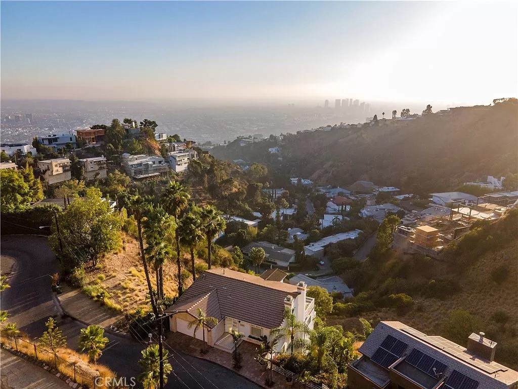 2019 Sunset Plaza Drive - Photo 1