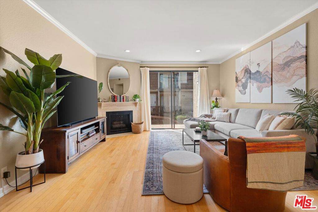 801 Plymouth Boulevard - Photo 1