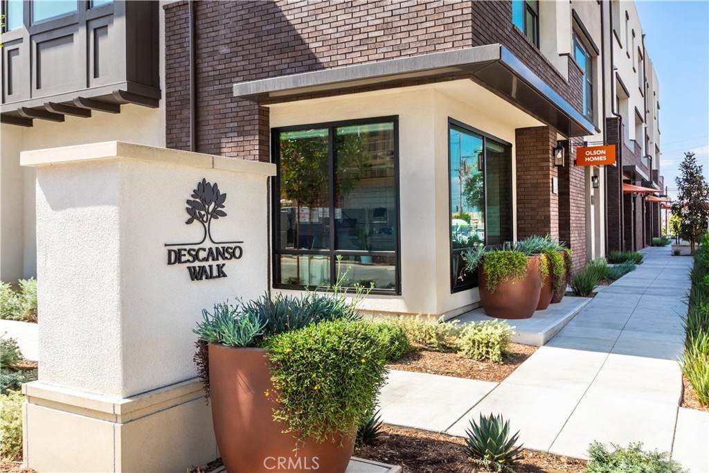 1080 Foothill Boulevard - Photo 1