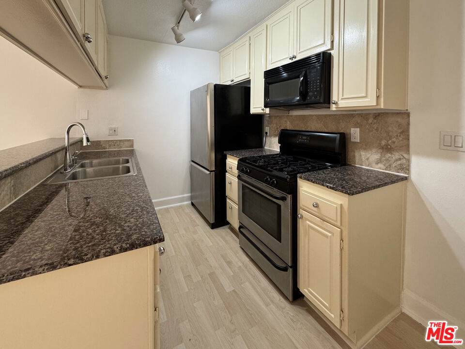 7035 Woodley Avenue - Photo 1