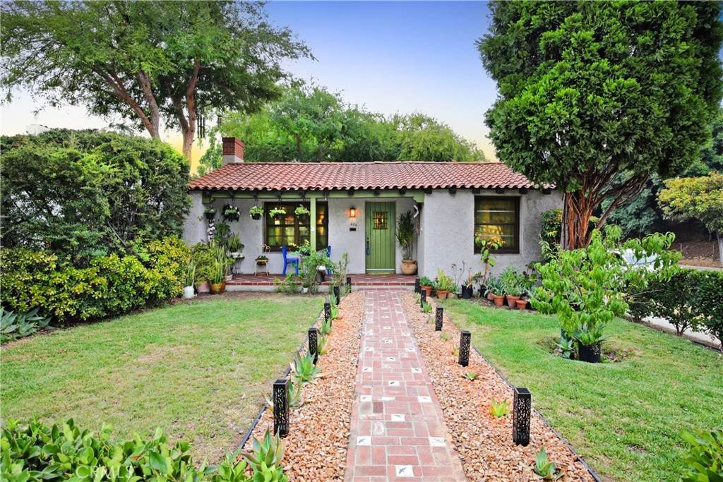 404 Vinedo Avenue - Photo 1