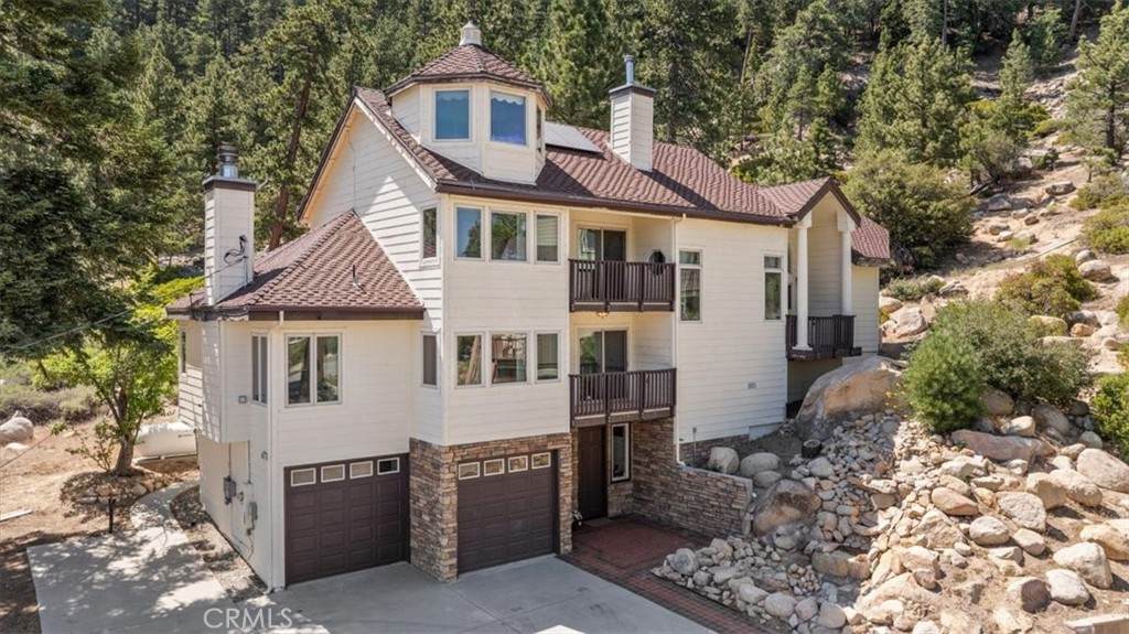 38512 North Shore Drive - Photo 1