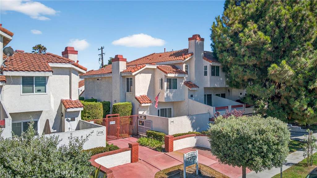 2720 Gramercy Avenue - Photo 1