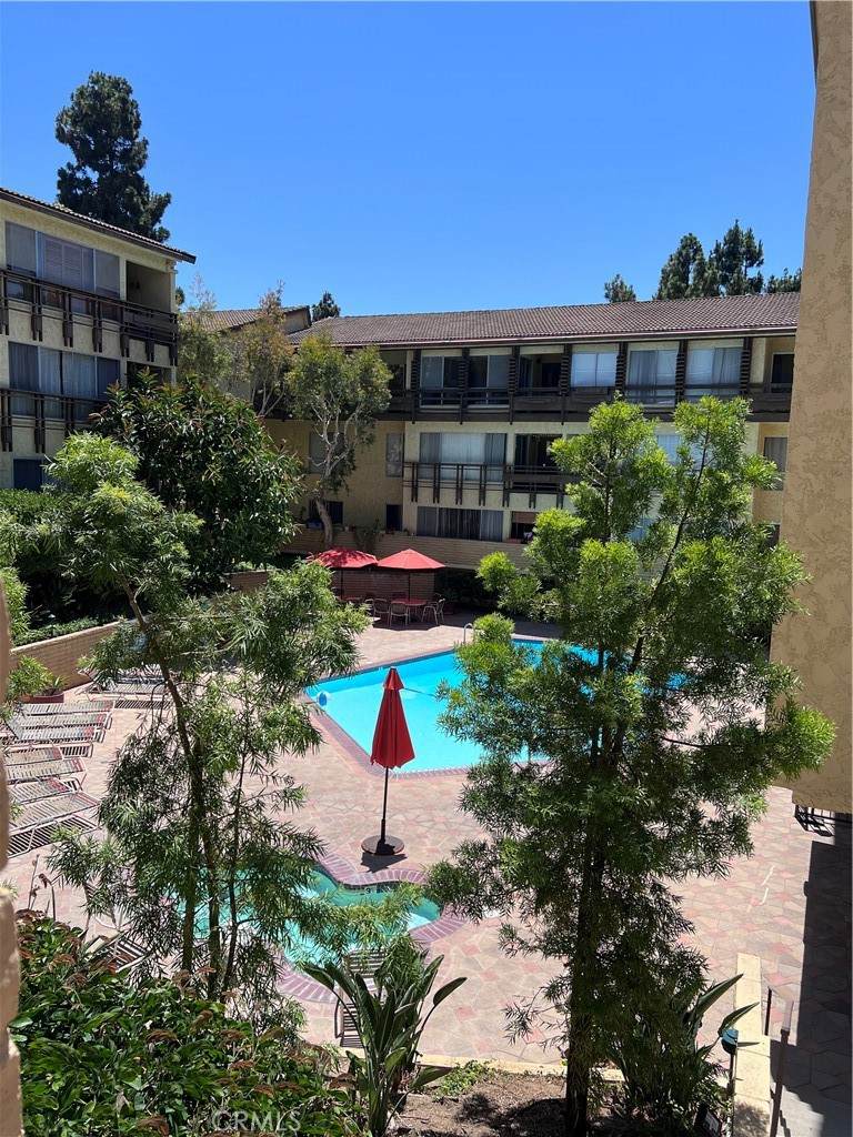 5600 Kensington Way - Photo 1