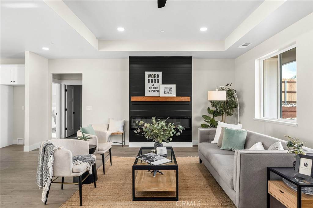 5885 Pine View Drive - Photo 1