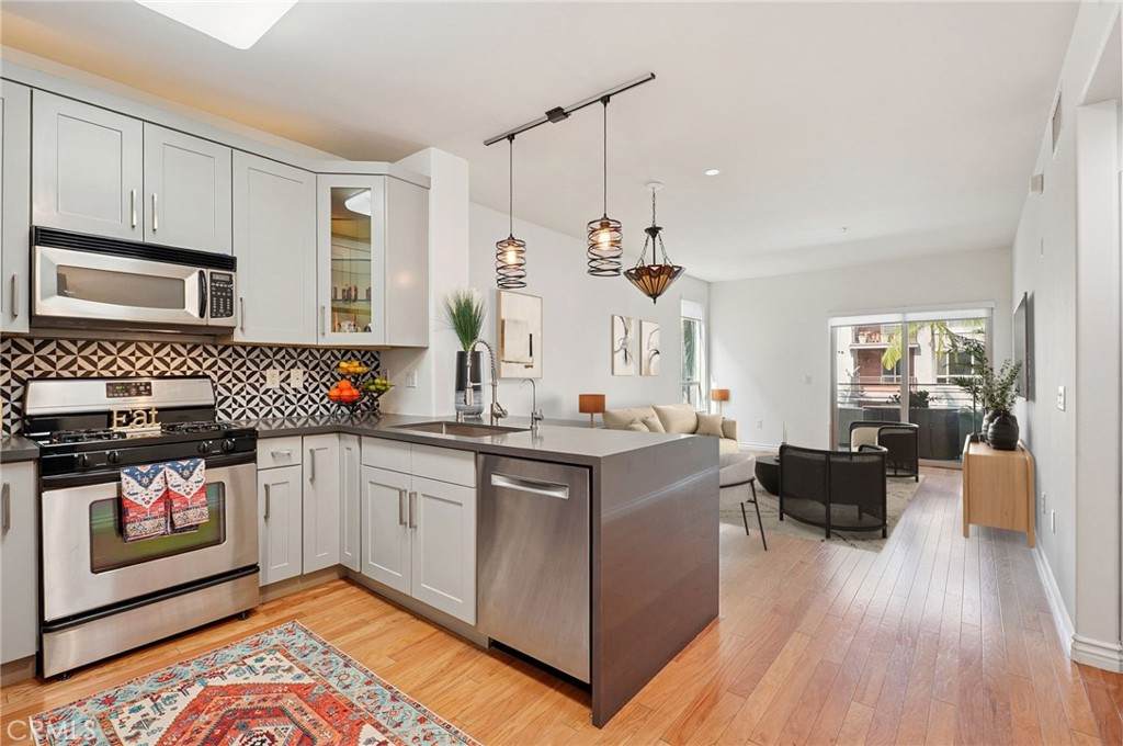 100 Alameda Street - Photo 1