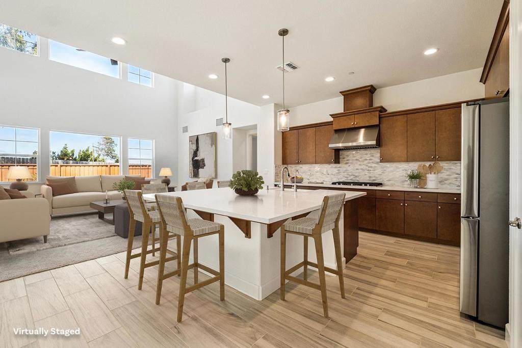 465 Russell Way - Photo 1