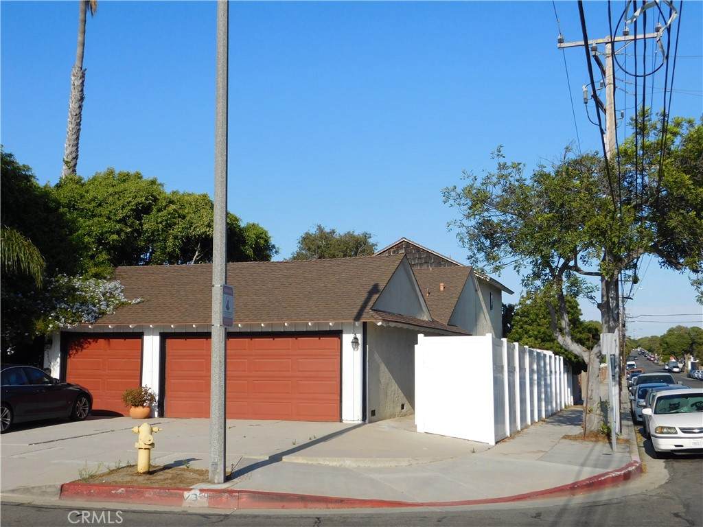 20462 Roslin Avenue - Photo 1