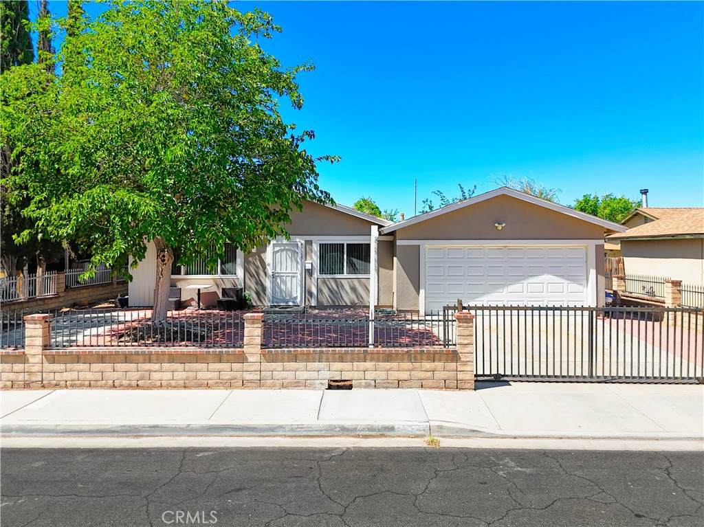 43327 Echard Avenue - Photo 1