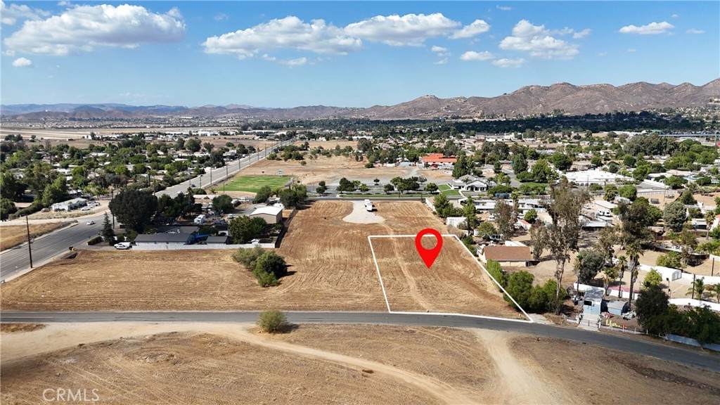 20520 Como Street - Photo 1