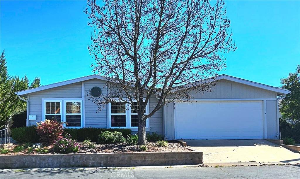225 Lark Drive - Photo 1