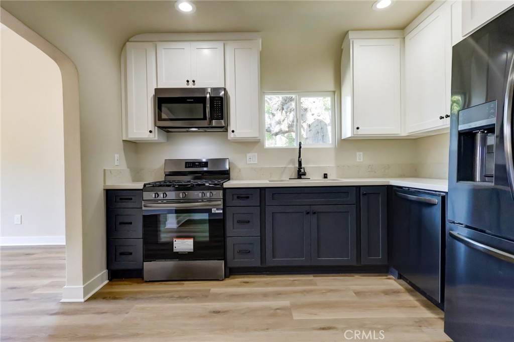 7400 Hobart - Photo 1