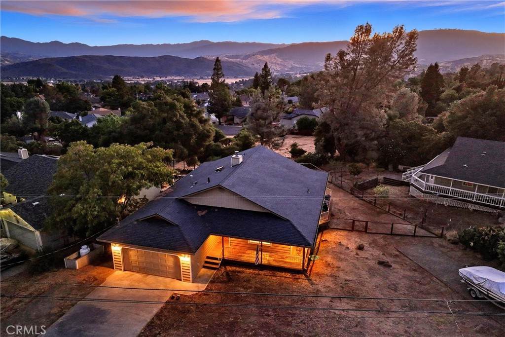 19231 Ravenhill Road - Photo 1