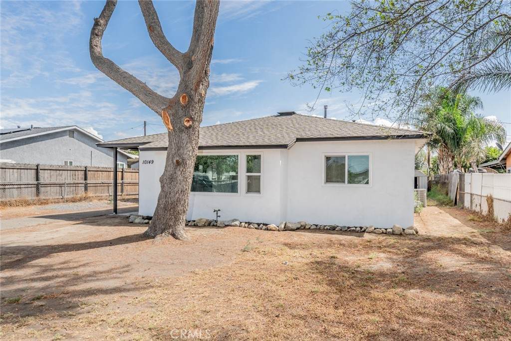 10149 Oleander Avenue - Photo 1