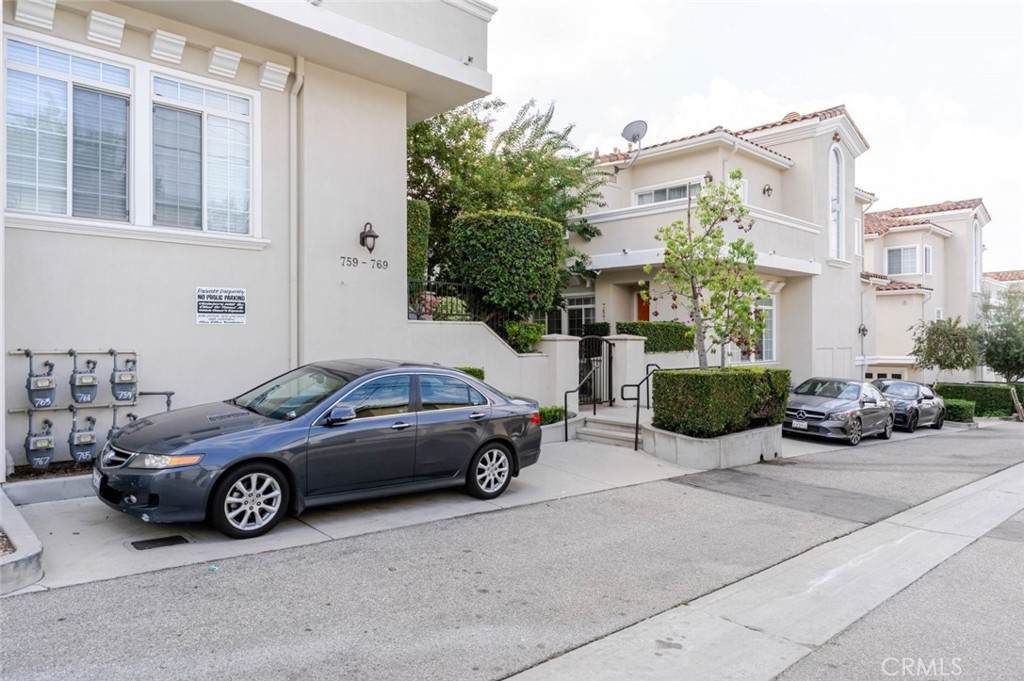 763 Olive Avenue - Photo 1