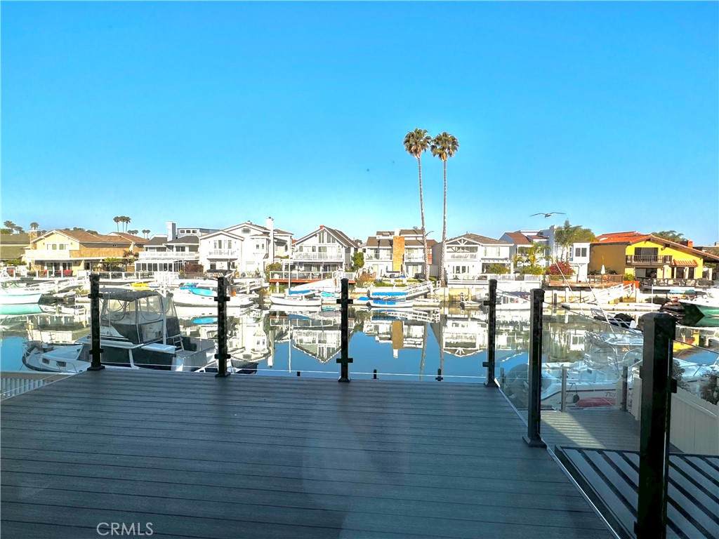 2431 Victoria Ave - Photo 1