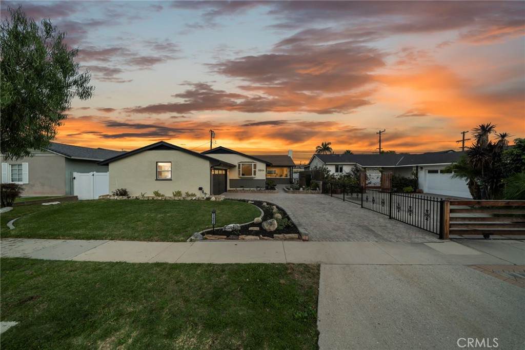 13804 Casimir Ave - Photo 1