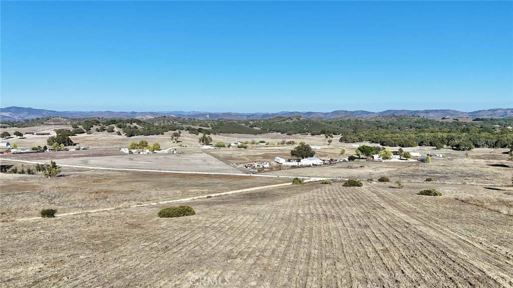 75200 Interlake Road - Photo 1