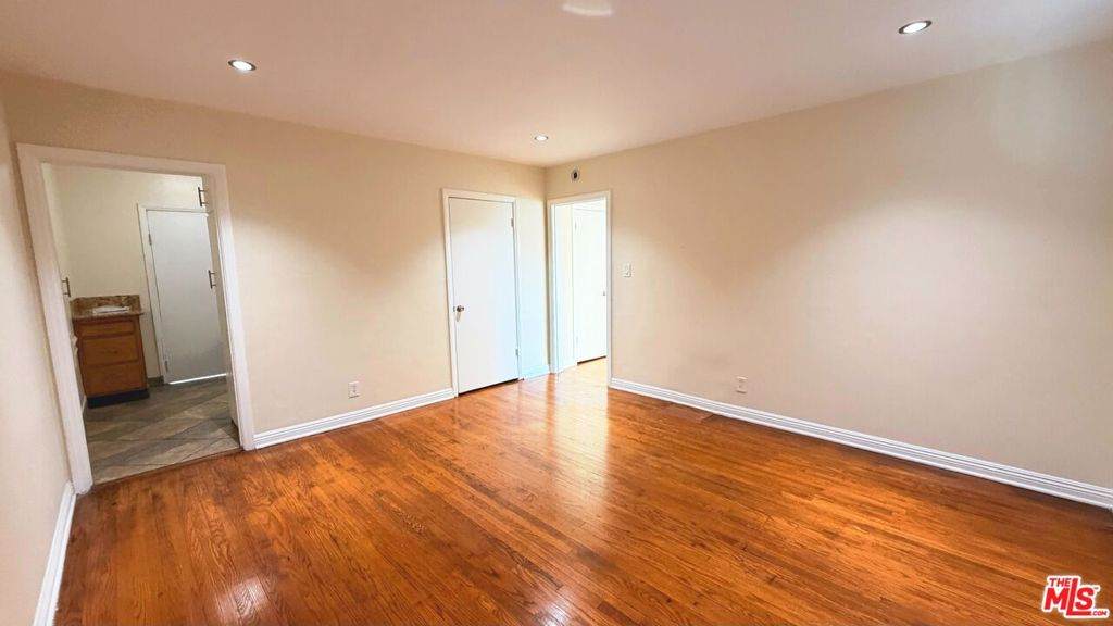 626 Fairview Boulevard - Photo 1