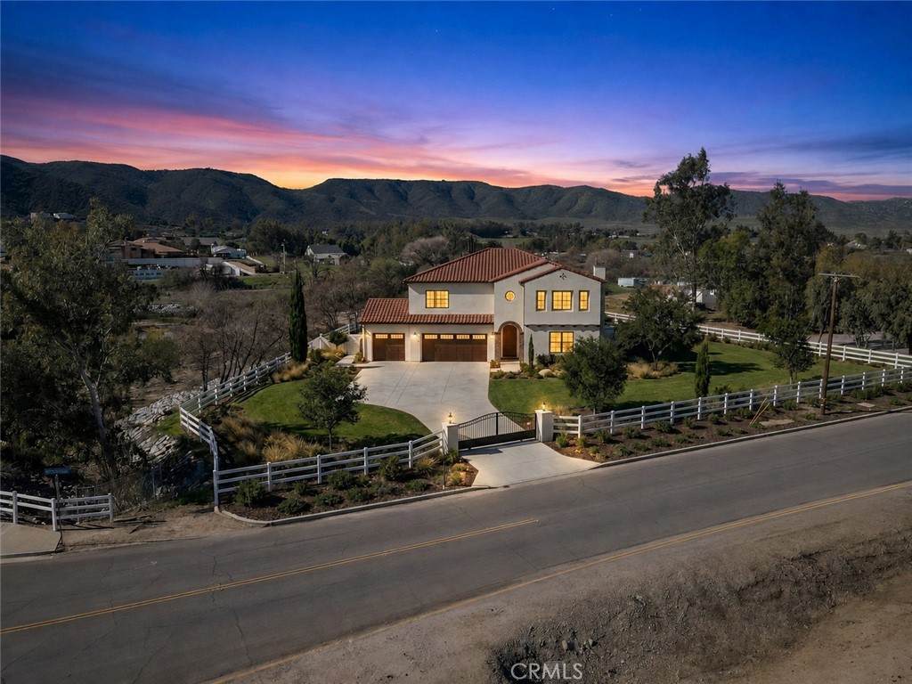 https://bt-photos.global.ssl.fastly.net/socal/orig_boomver_3_404779272-2.jpg