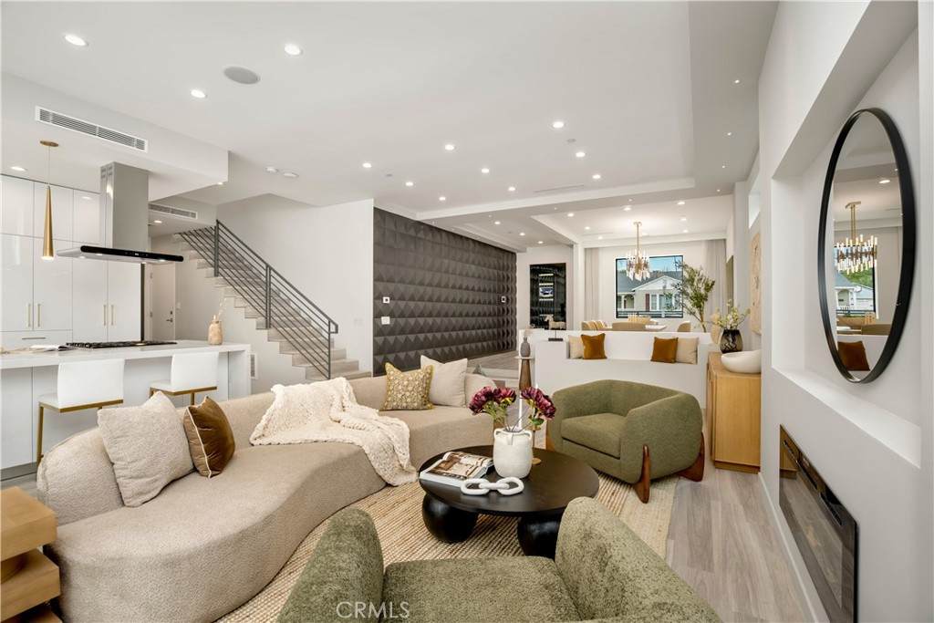 5032 Hesperia Avenue - Photo 1