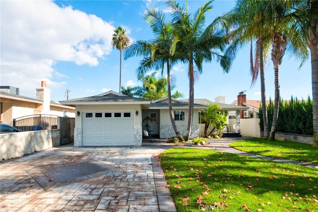 1420 Marcella - Photo 1