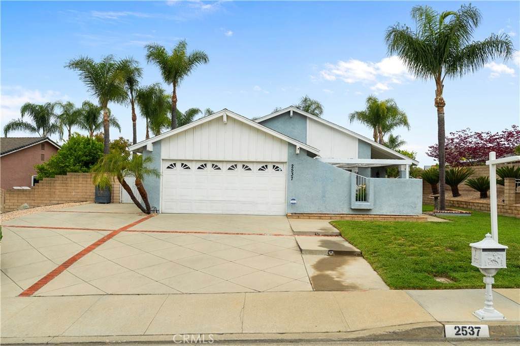 2537 Fulton - Photo 1