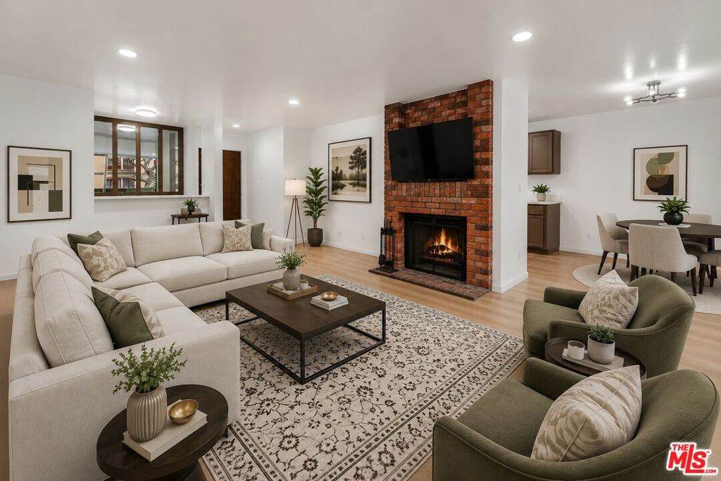 406 Oakhurst Drive - Photo 1