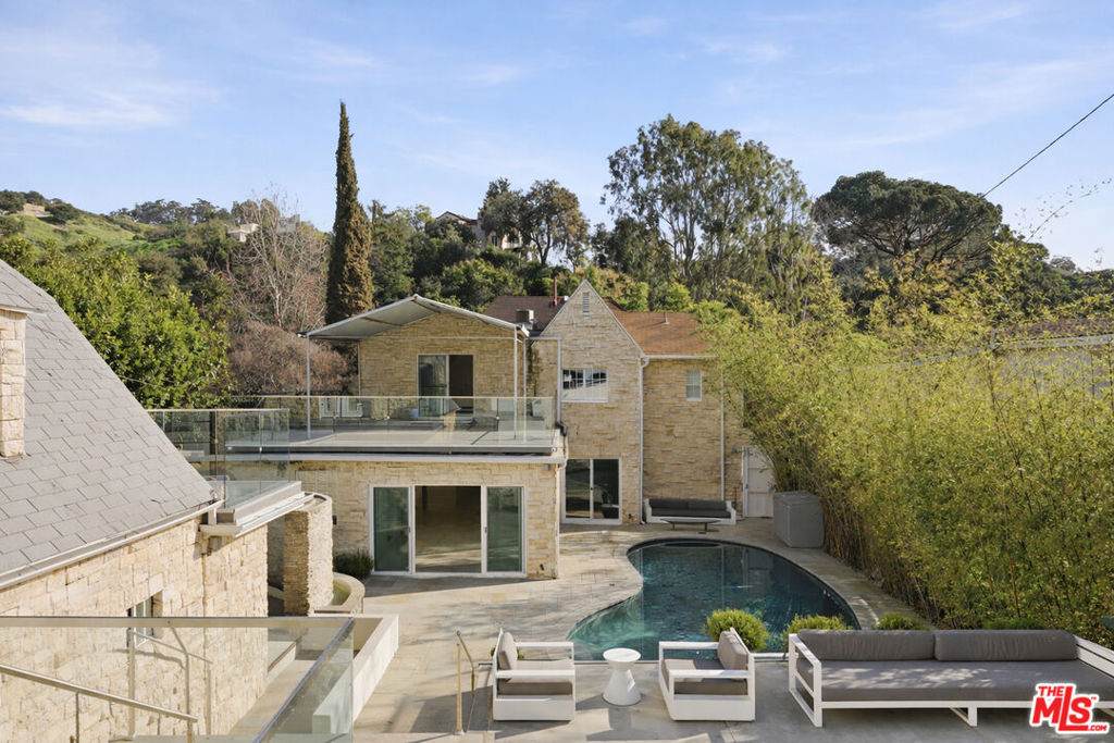 2633 Commonwealth Avenue - Photo 1