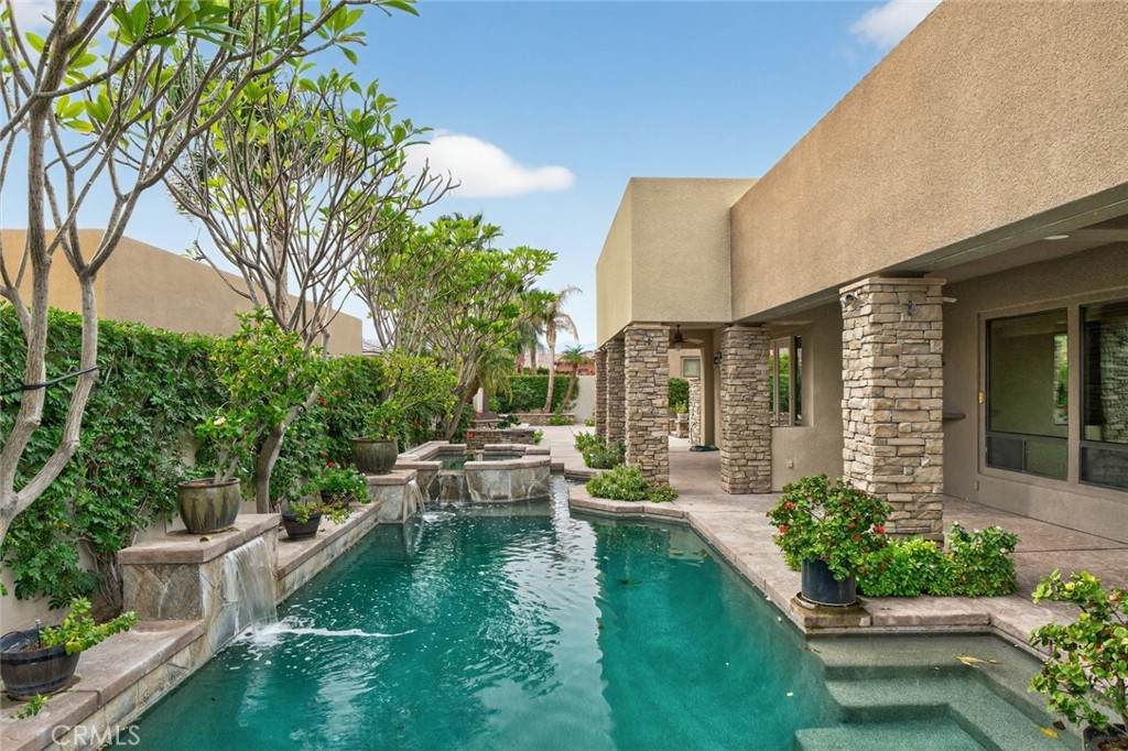 81109 Falling Leaf Court - Photo 1