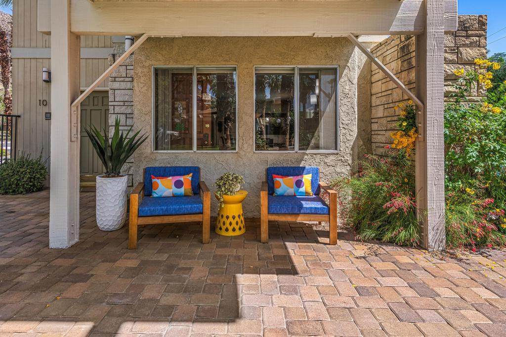 290 San Jacinto Drive - Photo 1