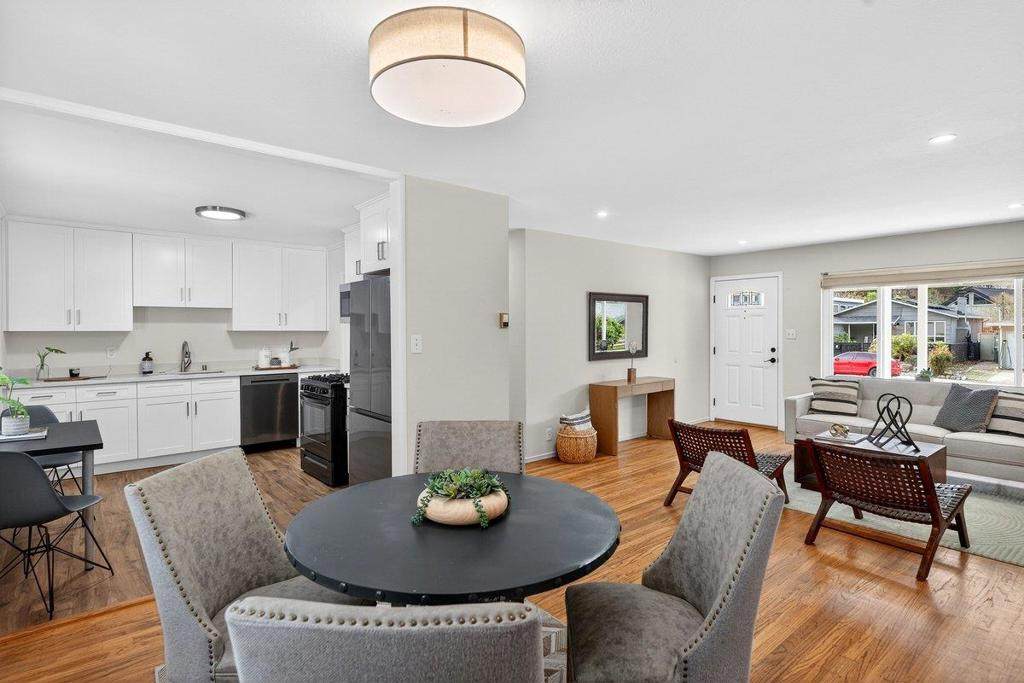 1559 Linda Mar Boulevard - Photo 1