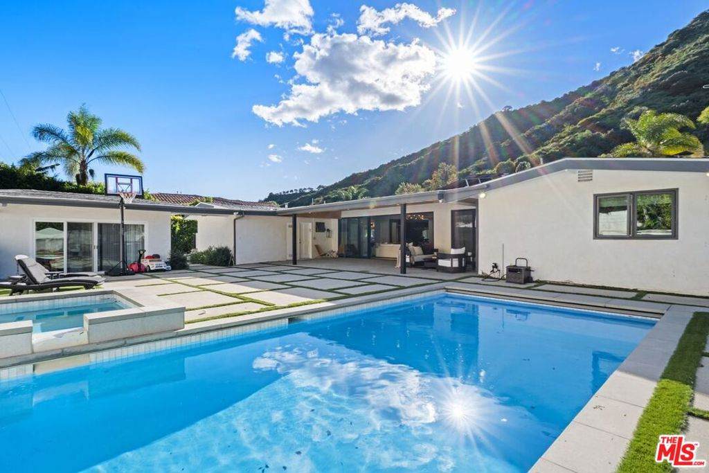 2120 San Ysidro Drive - Photo 1