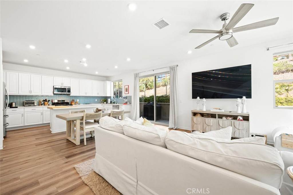 https://bt-photos.global.ssl.fastly.net/socal/orig_boomver_4_416358707-2.jpg