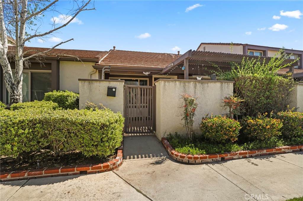 24662 Golfview Drive - Photo 1