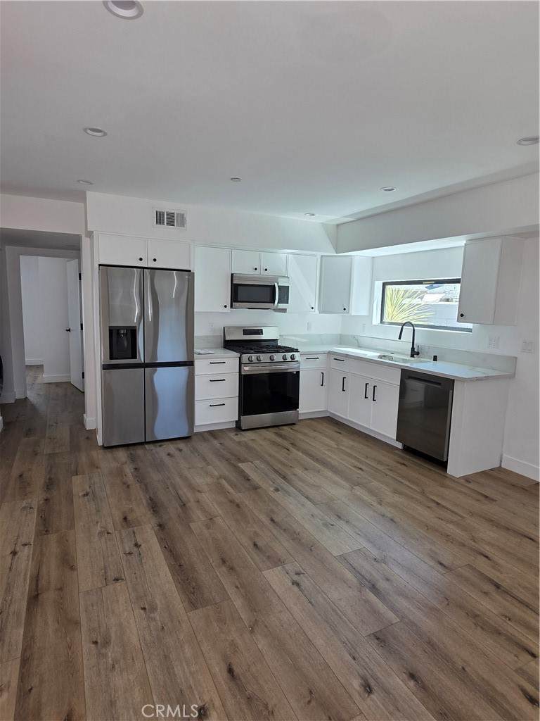 6130 Hazeltine - Photo 1