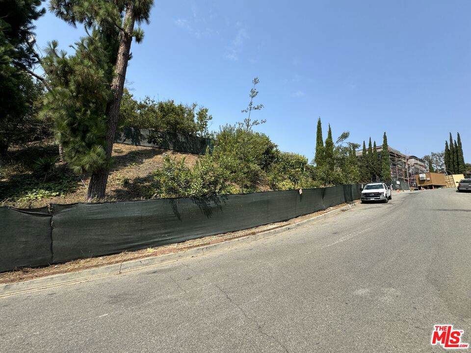 https://bt-photos.global.ssl.fastly.net/socal/orig_boomver_4_422780131-2.jpg